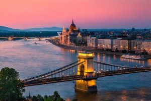 Přečtete si více ze článku Sightseeing transfer from Prague to Budapest via Bratislava